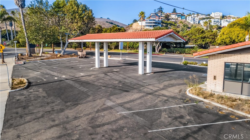 1481 Price Street Property Photo 10