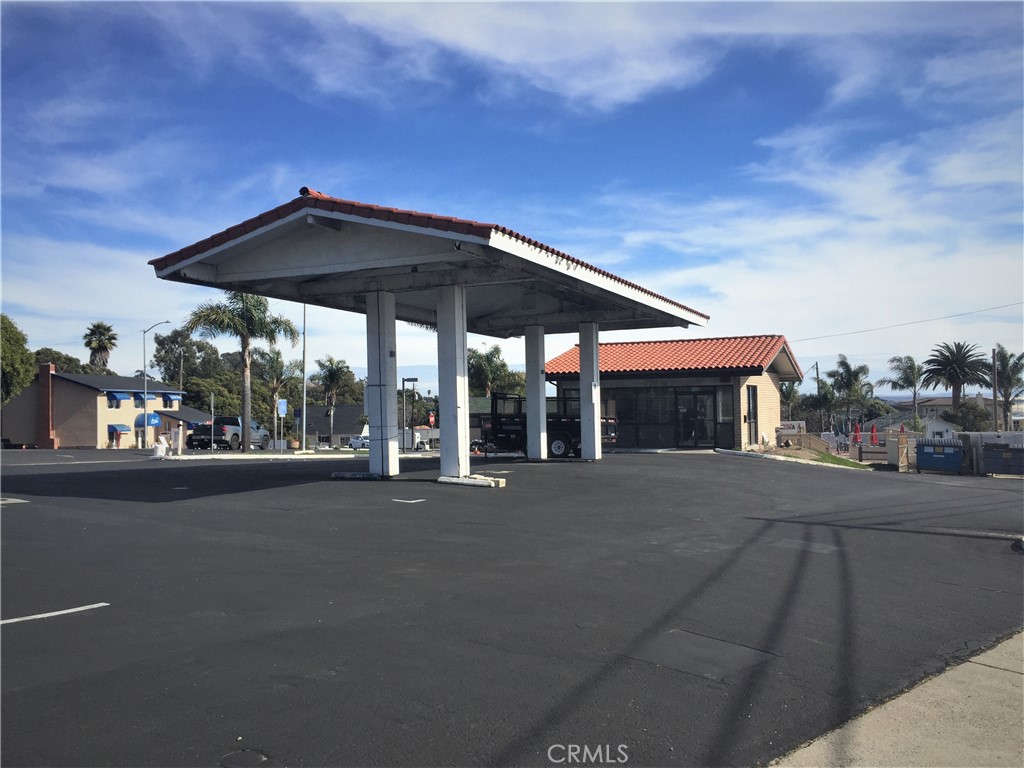 1481 Price Street Property Photo 17