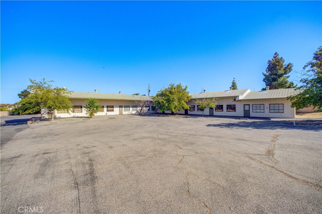 2432 Spring Street Property Photo 5