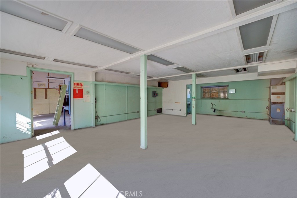 2432 Spring Street Property Photo 8