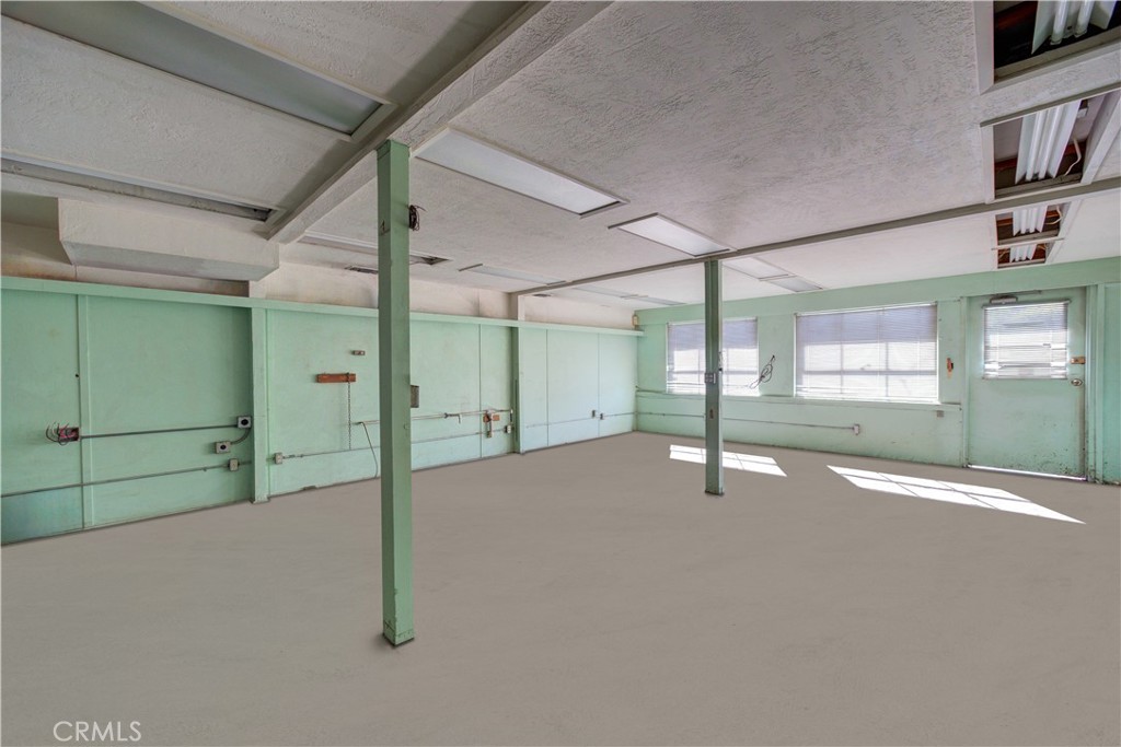 2432 Spring Street Property Photo 9