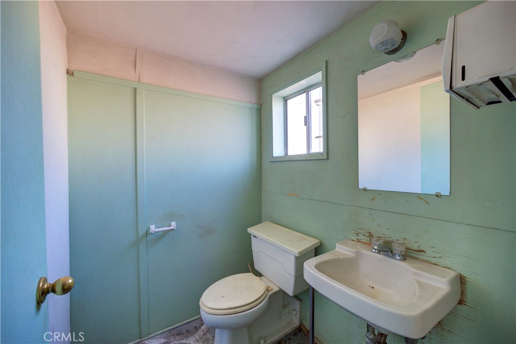 2432 Spring Street Property Photo 10