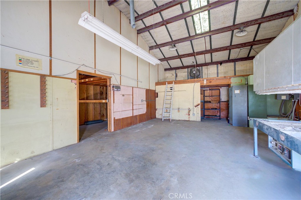 2432 Spring Street Property Photo 12