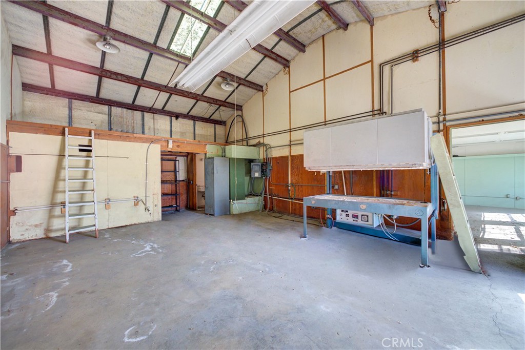 2432 Spring Street Property Photo 13
