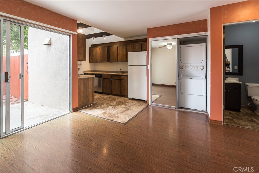 1527 Royal Way Property Photo 6