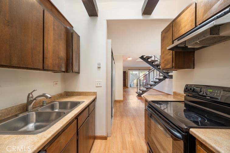 1527 Royal Way Property Photo 21