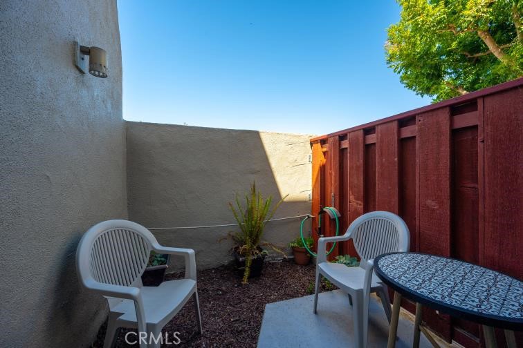 1527 Royal Way Property Photo 30
