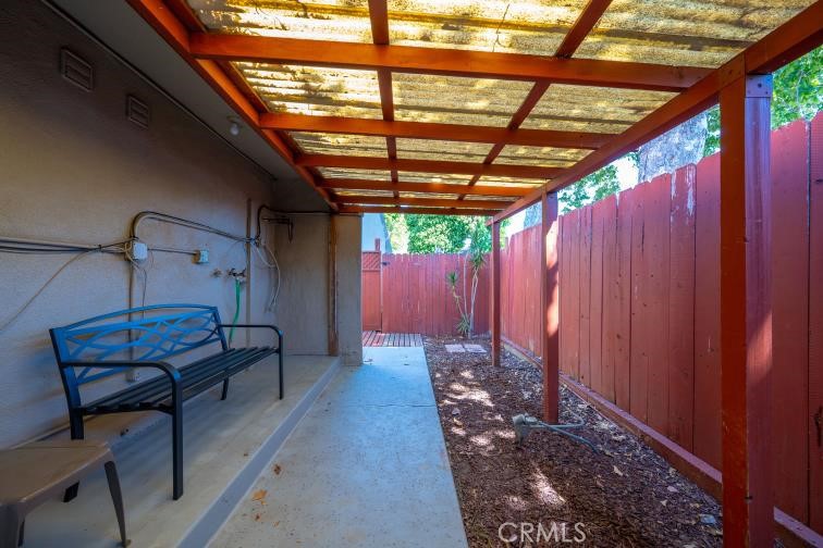 1527 Royal Way Property Photo 34