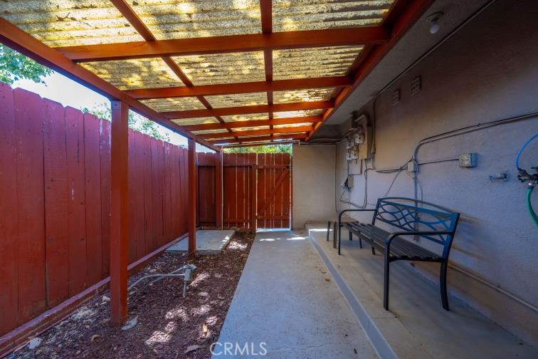 1527 Royal Way Property Photo 36