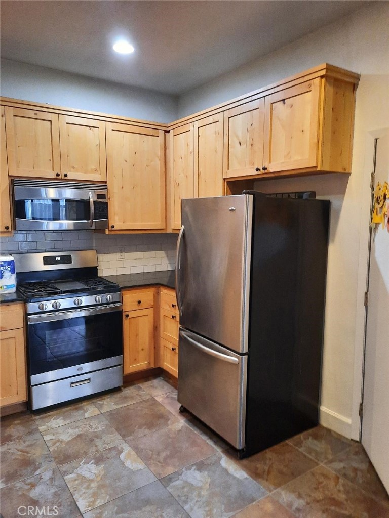 226 Front Street Property Photo 8
