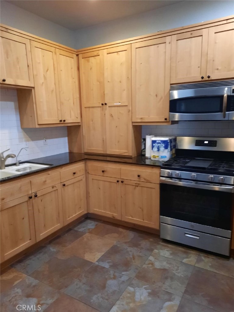 226 Front Street Property Photo 9