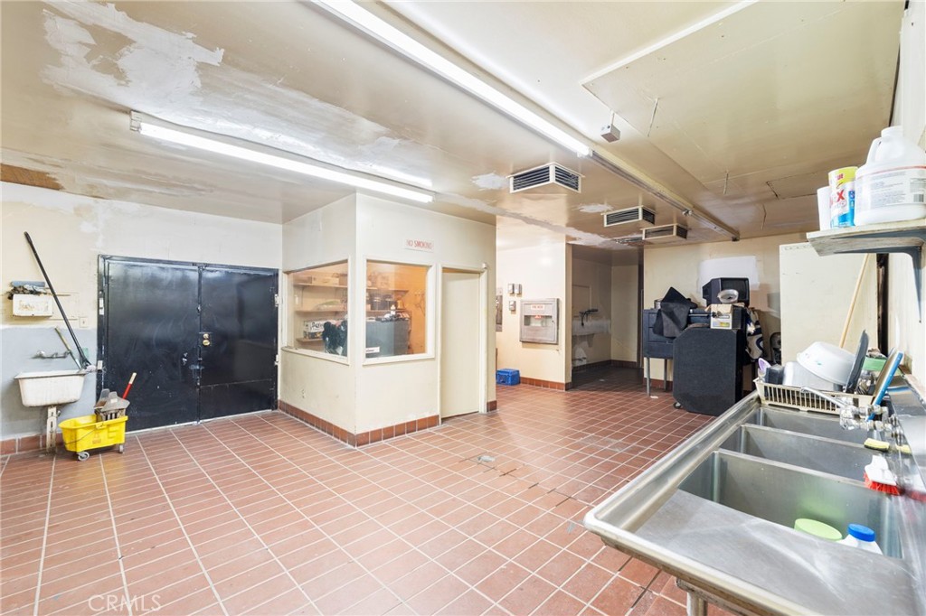 276 Union Avenue Property Photo 21