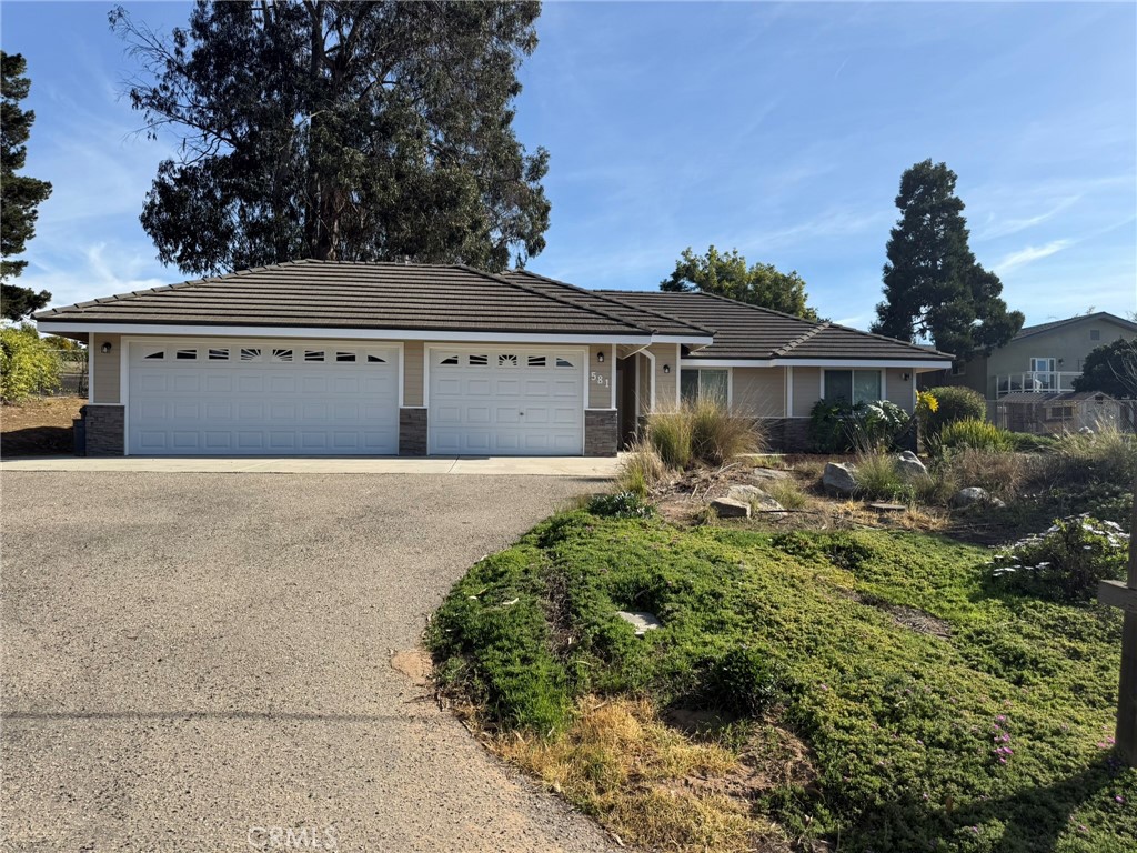 585 Camino Caballo Property Photo