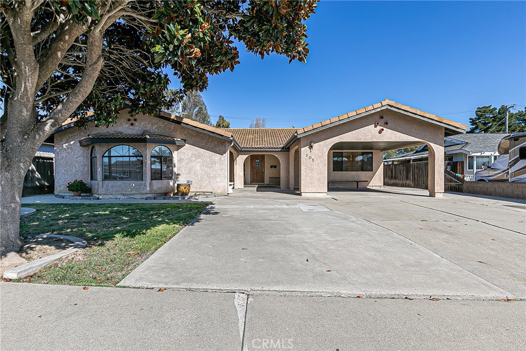 805 E Bush Avenue Property Photo