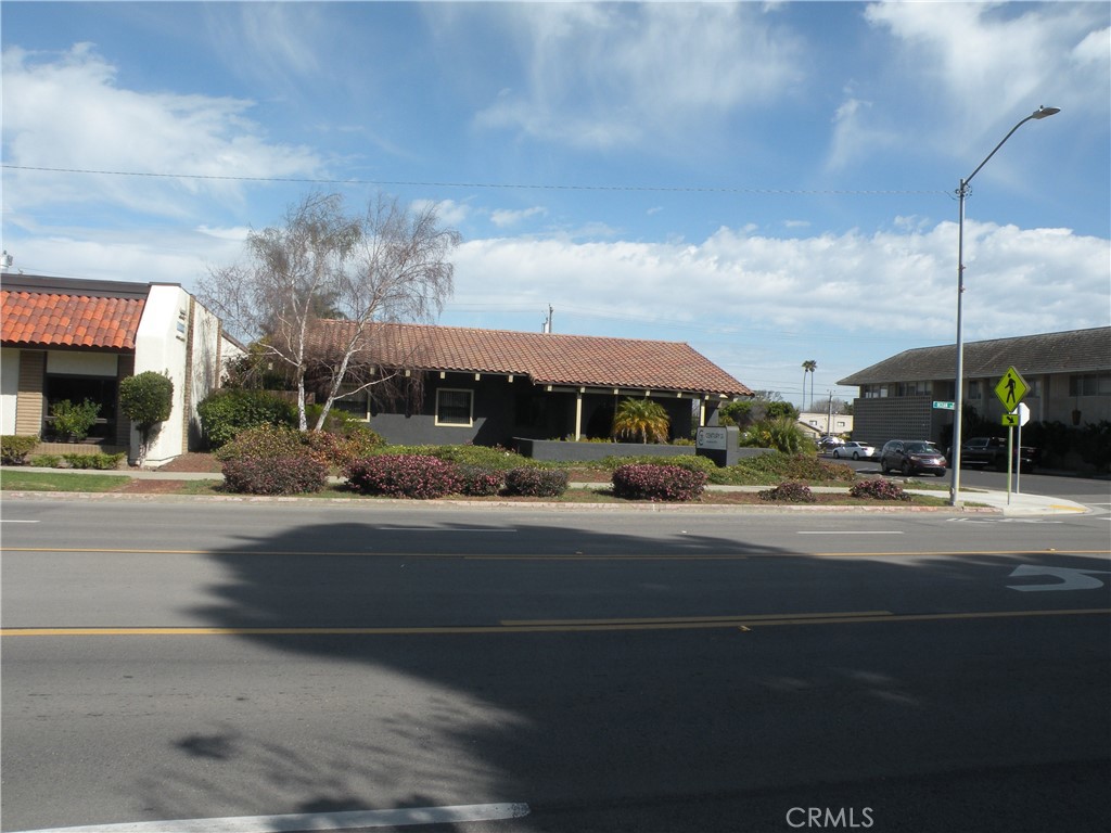 521 E Ocean Property Photo 2