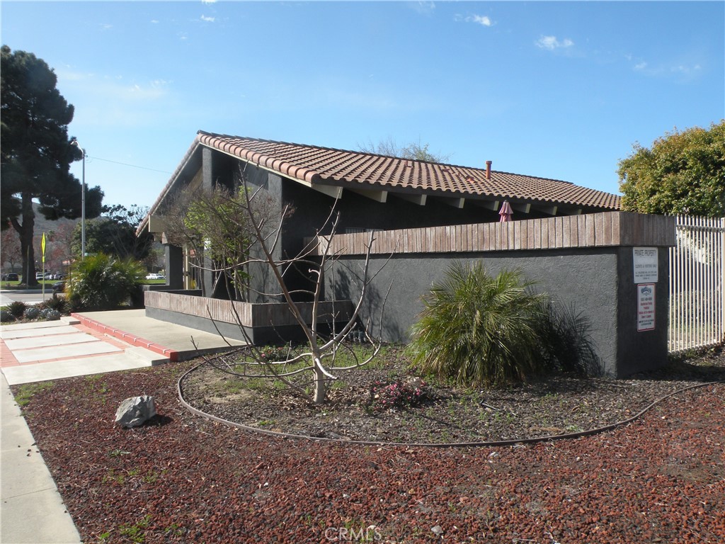 521 E Ocean Property Photo 6