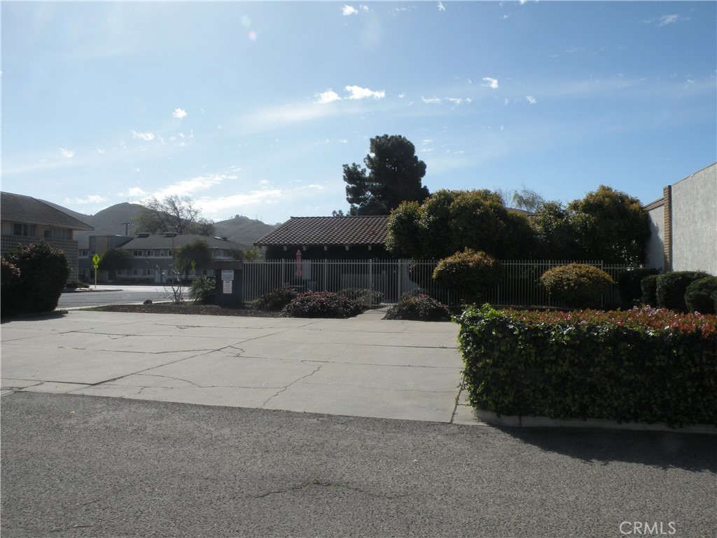 521 E Ocean Property Photo 8