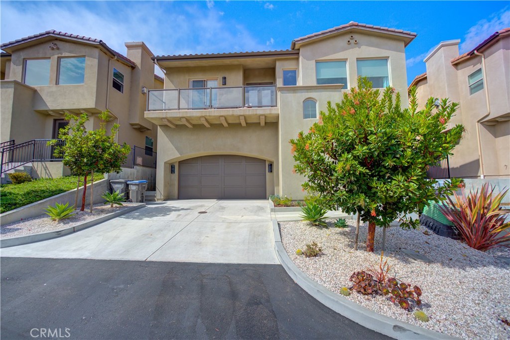 1041 Canyon Lane Property Photo