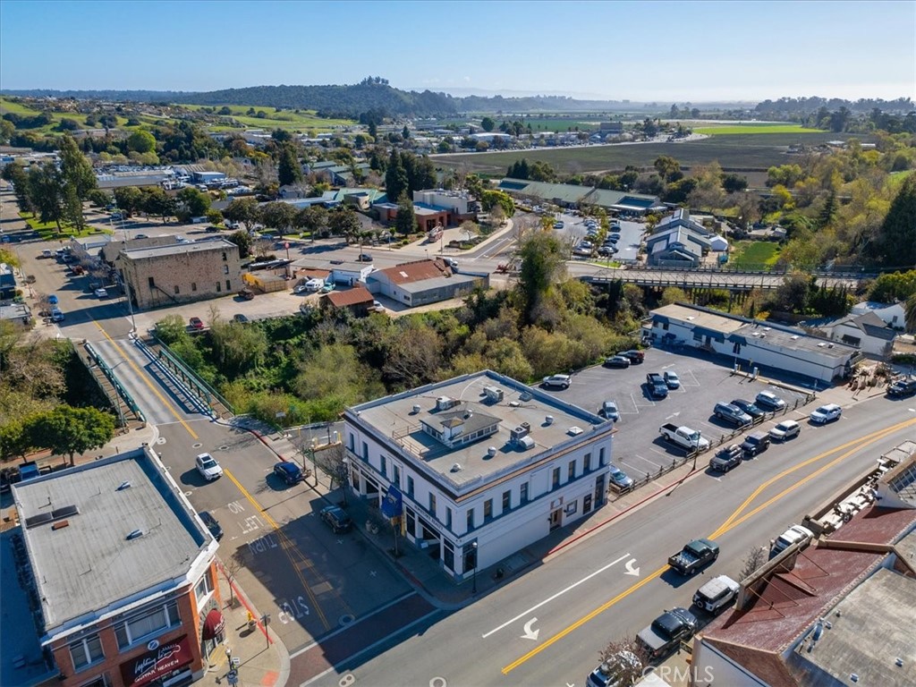 101 W Branch Property Photo
