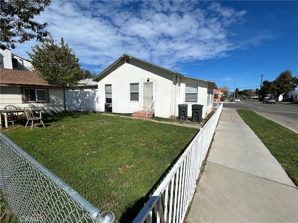 215 N Miller Street Property Photo 4