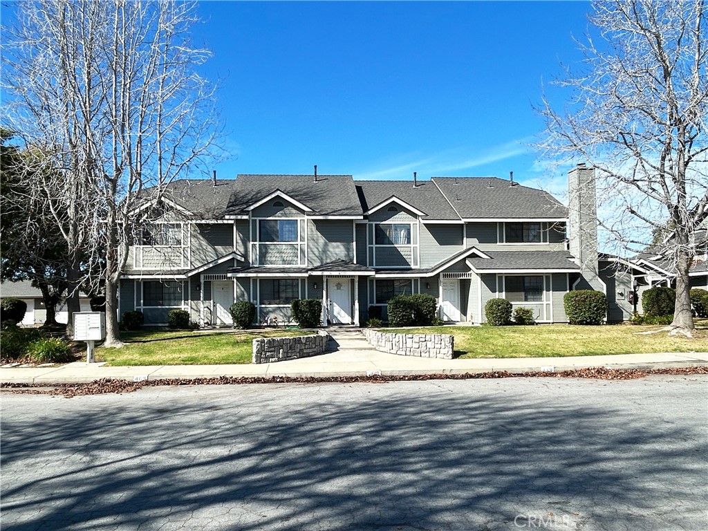 215 N Miller Street Property Photo 6