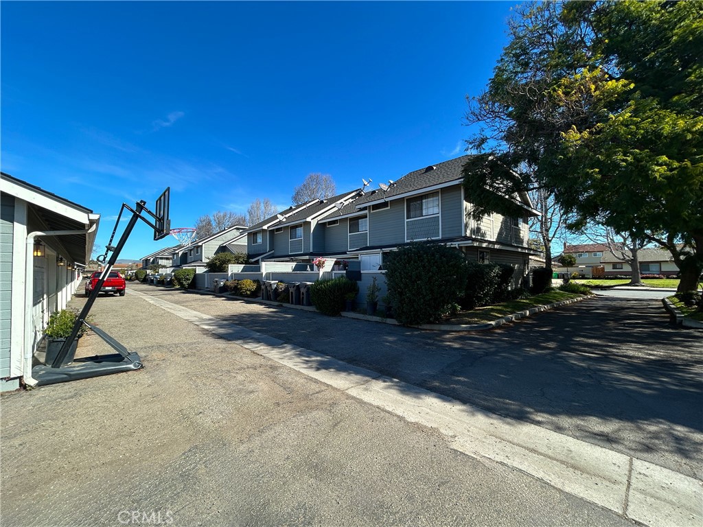 215 N Miller Street Property Photo 9