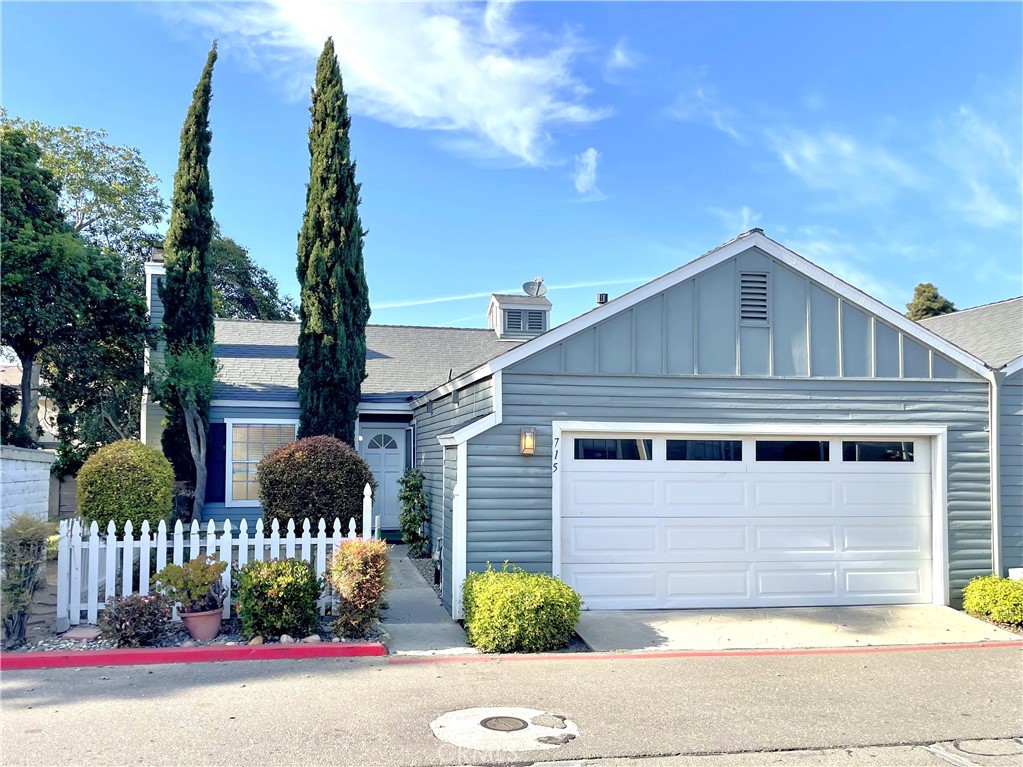 715 Seaside Drive Property Photo 1