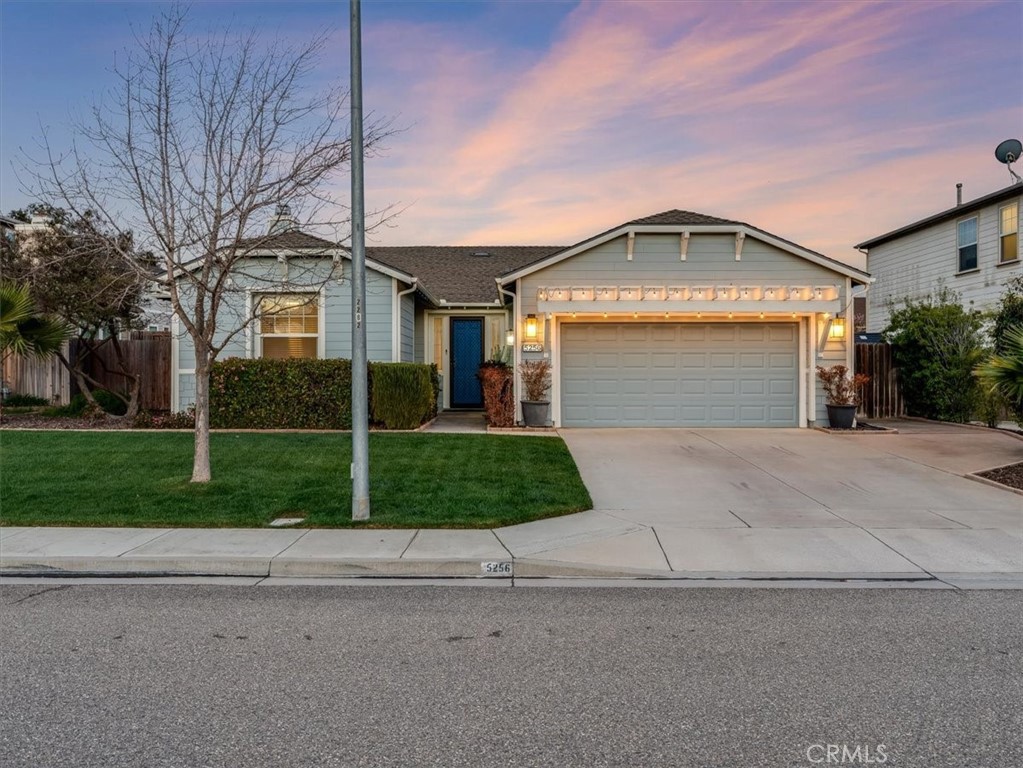 5256 Pine Creek Court Property Photo