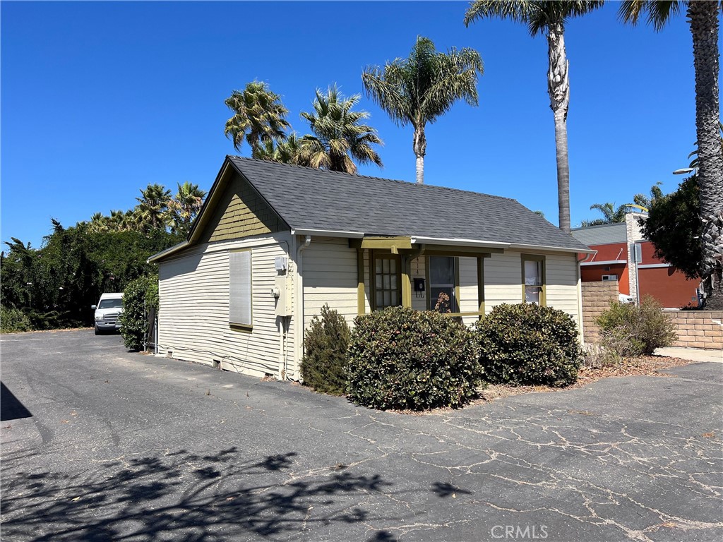 414 E Grand Avenue Property Photo