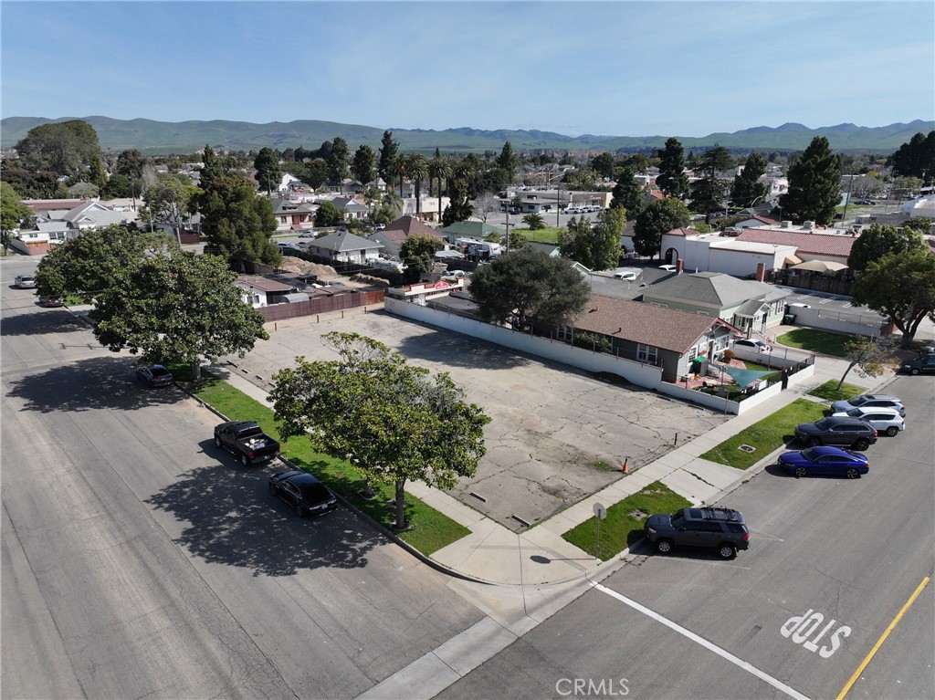 210 N Pine N Property Photo