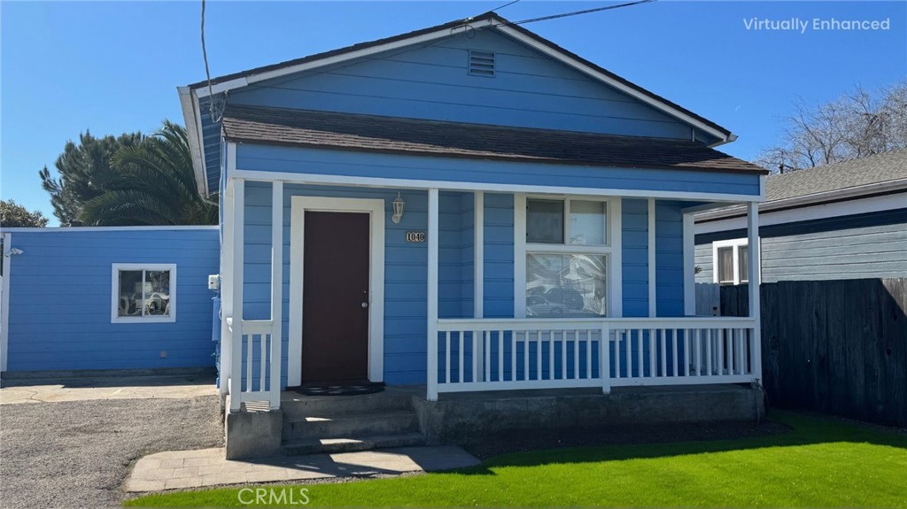 1040 Mentone Avenue Property Photo