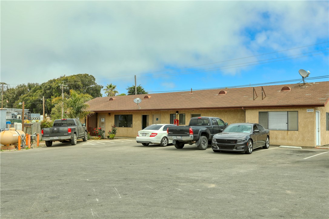 1730 Railroad Street Property Photo 5