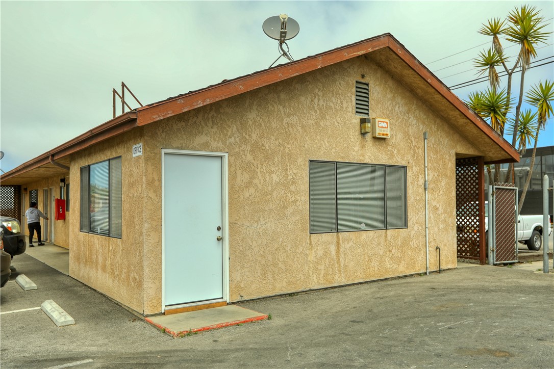 1730 Railroad Street Property Photo 10