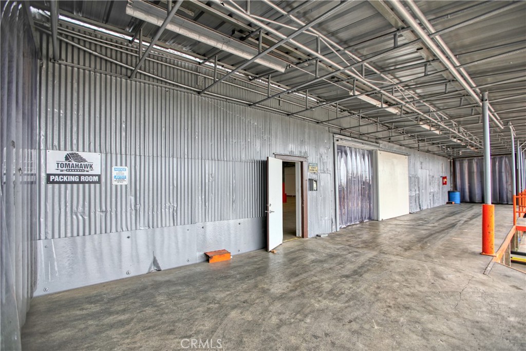 1730 Railroad Street Property Photo 15