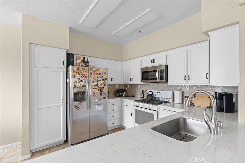 310 E Mccoy Lane 2k Property Photo 13