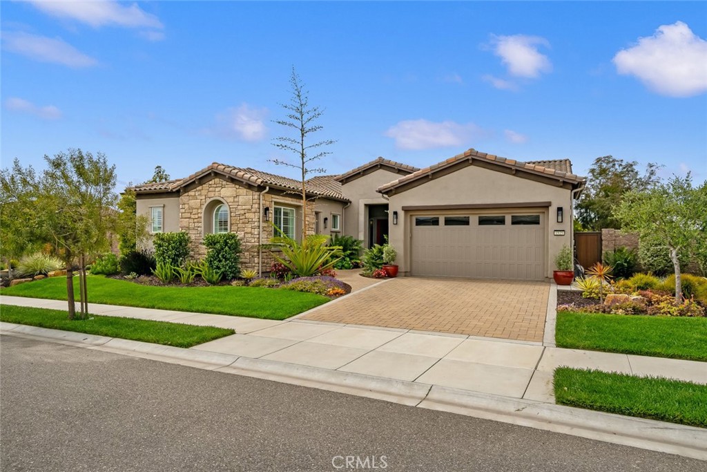 1525 Via Vista Property Photo
