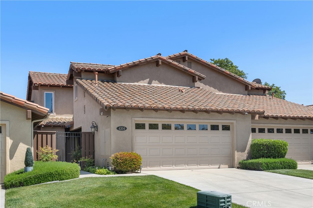 4304 Foxenwood Circle Property Photo 1