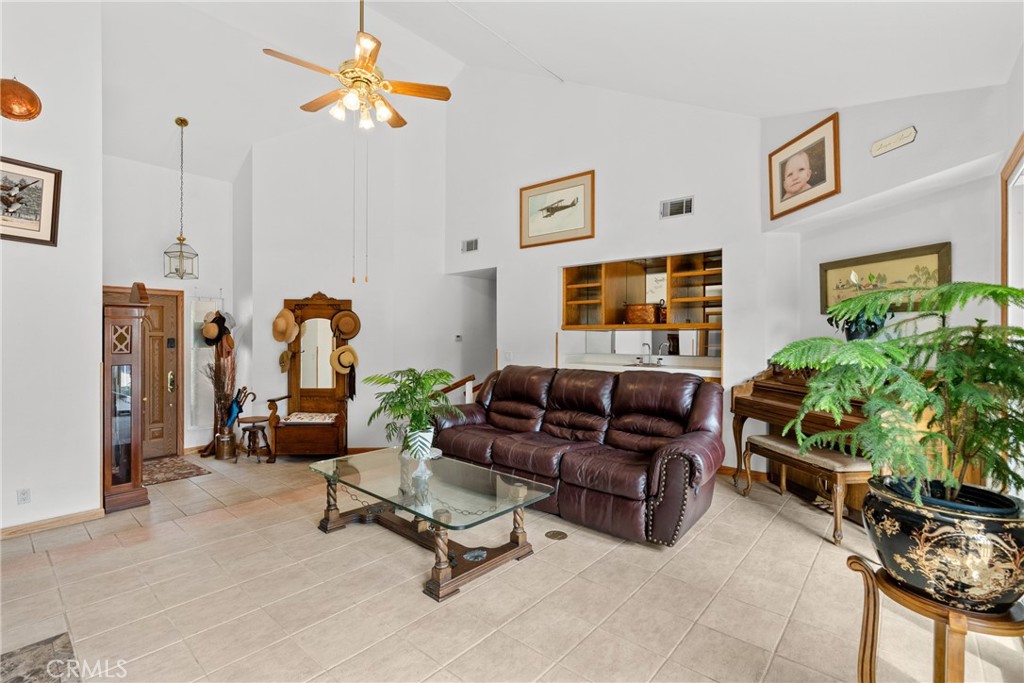 832 Onstott Road Property Photo 8