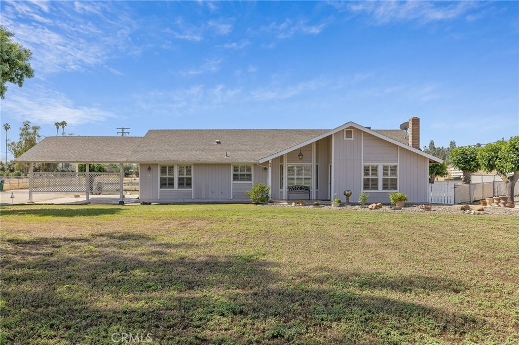 141 W Reid Avenue Property Photo