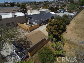 1218 1220 E Grand Avenue Property Photo 2