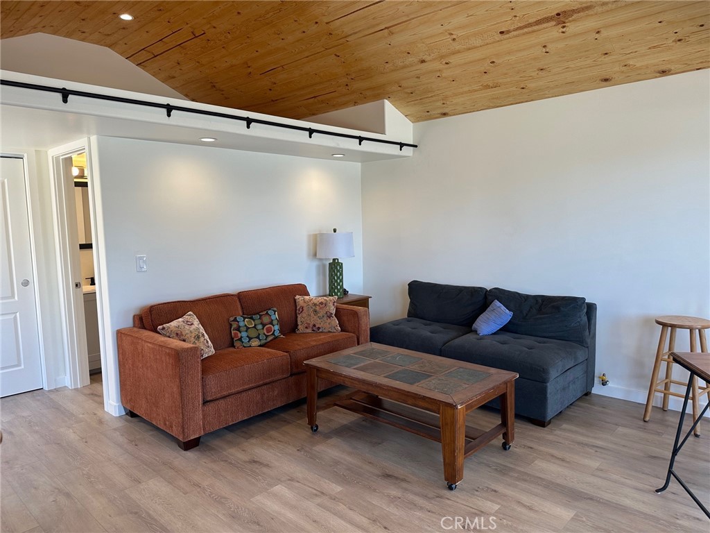 1218 1220 E Grand Avenue Property Photo 11