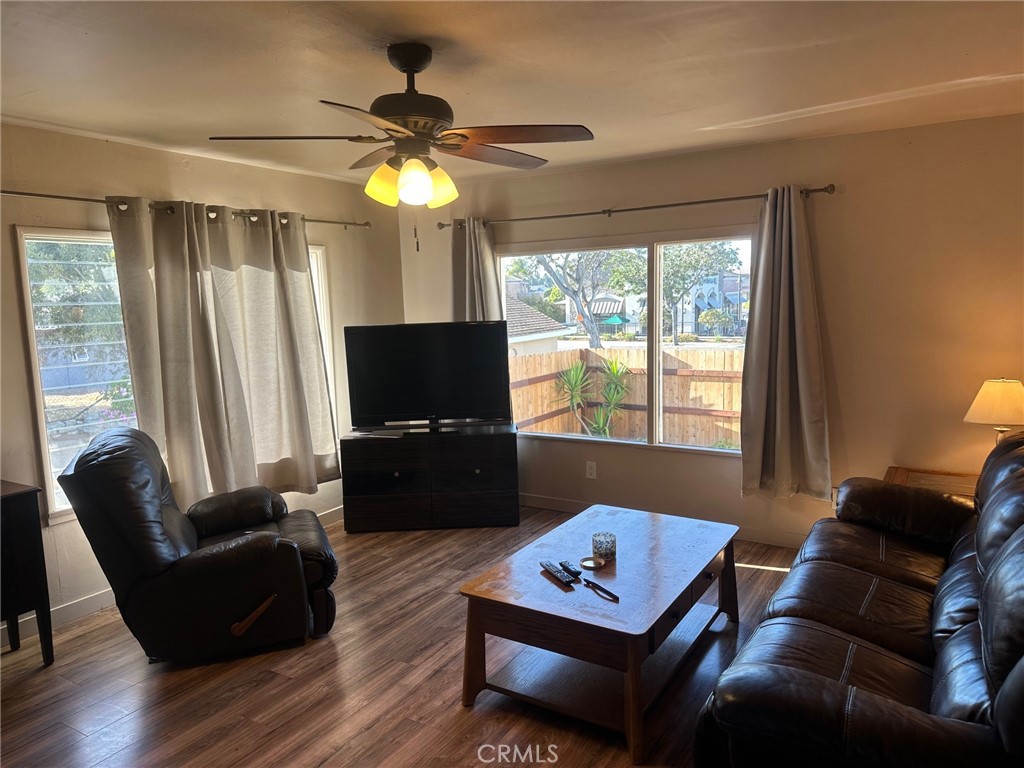 1218 1220 E Grand Avenue Property Photo 24