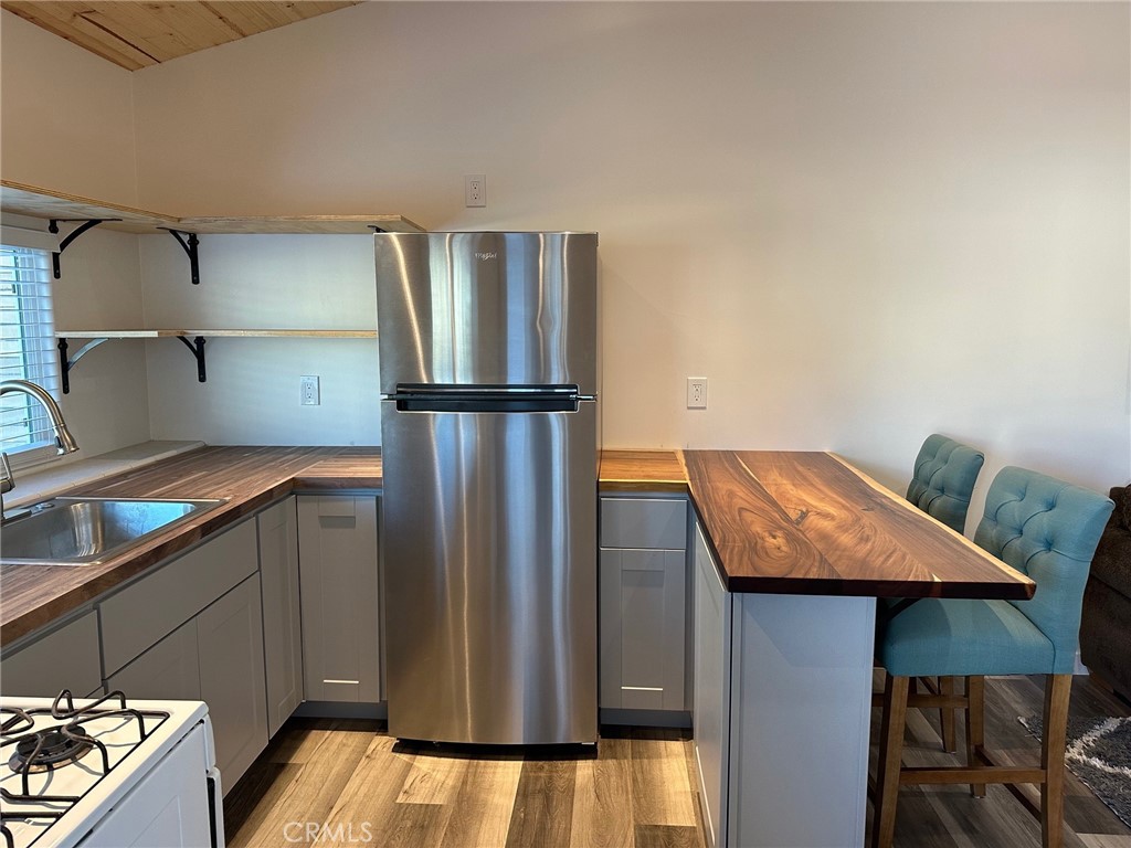 1218 1220 E Grand Avenue Property Photo 43