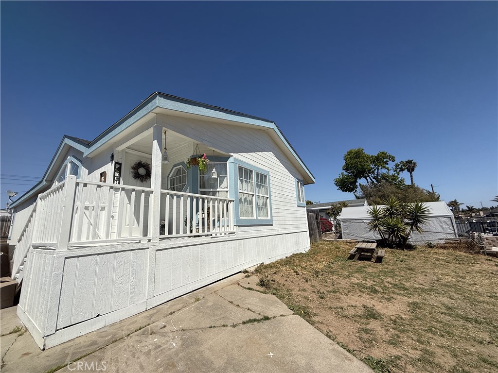 423 Neptune Drive Property Photo