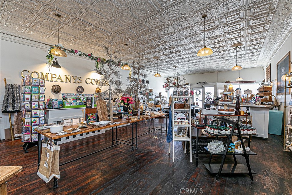 115 E Clark Avenue Property Photo 10