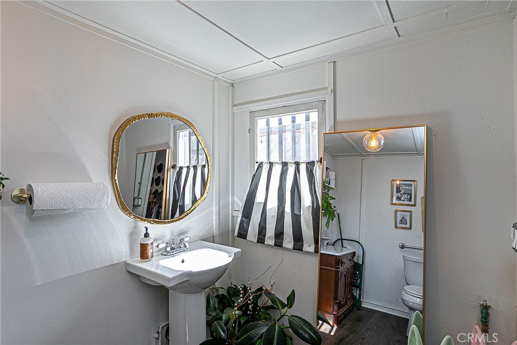 115 E Clark Avenue Property Photo 16