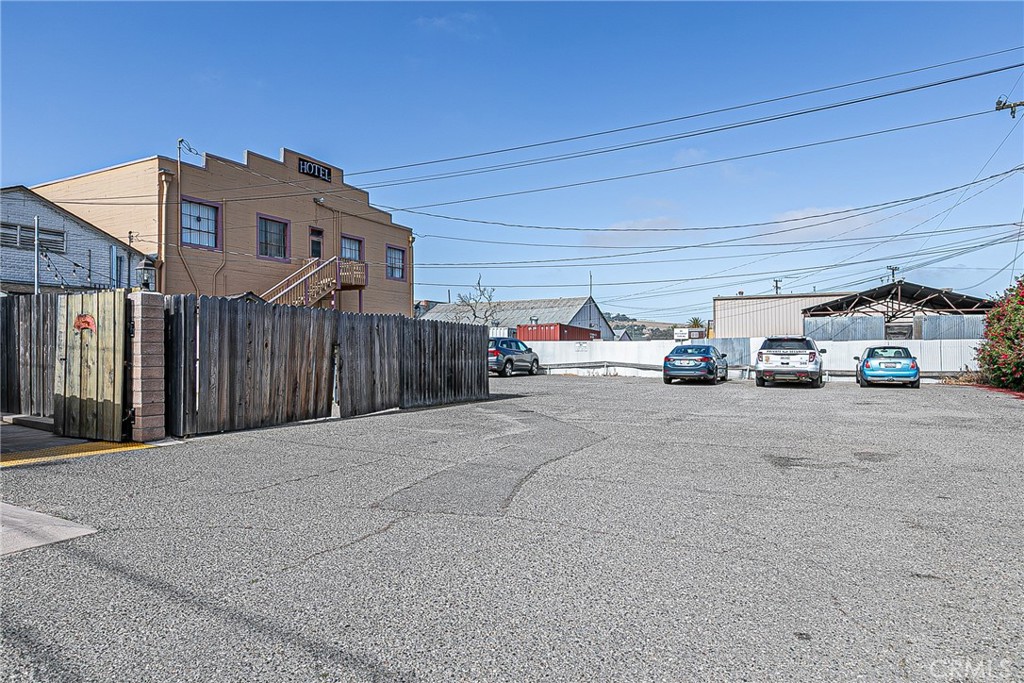 115 E Clark Avenue Property Photo 17