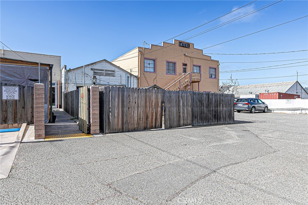 115 E Clark Avenue Property Photo 18