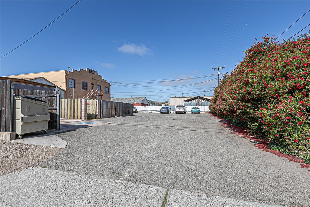 115 E Clark Avenue Property Photo 19