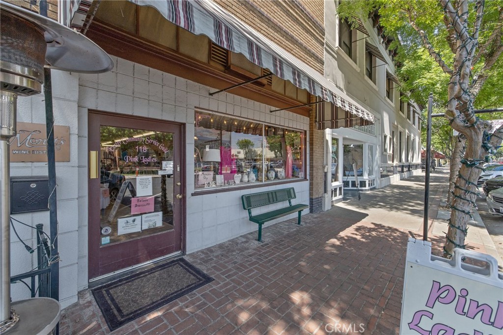 128 S E Street Property Photo 4